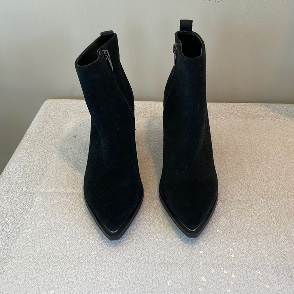 Black Marc Fisher suede boots size 8 never worn